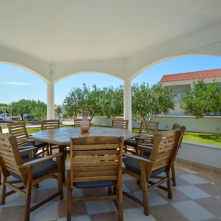 Aquanur-3 By Interhome